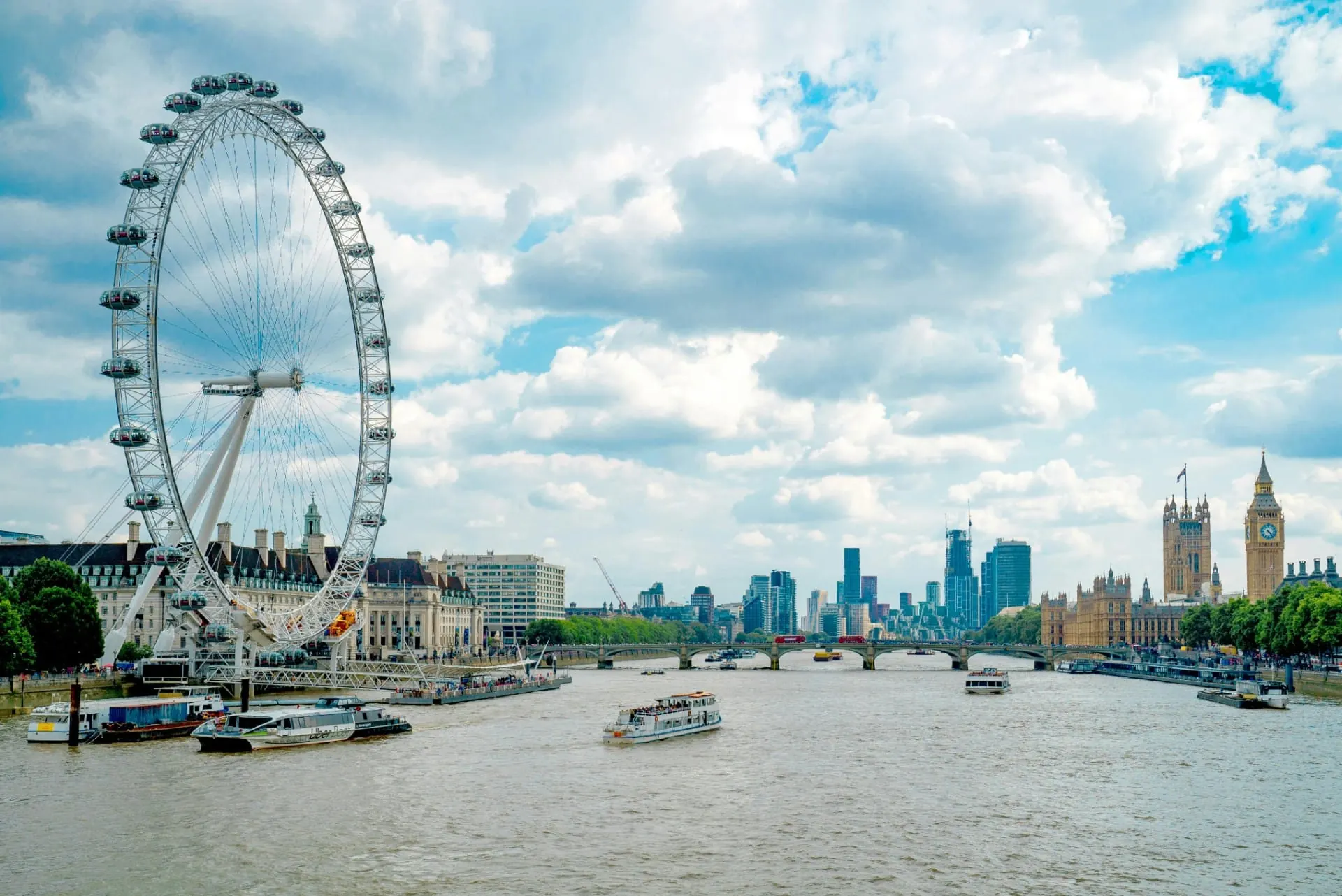 Synto Solutions teams working across London