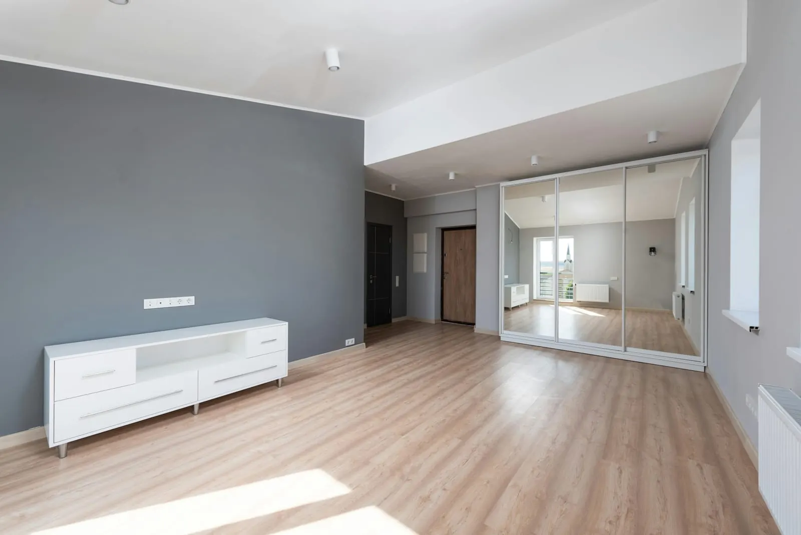 Empty London flat ready for new tenants